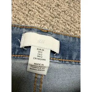 H&M Women Light Wash High Waist Wide Leg Raw Hem Jeans Size 2 US 34 EUR‎ thumbnail 3