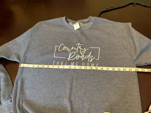 Gildan Heavy Blend - Country Roads Take Me Home Sweatshirt - Size M thumbnail 4