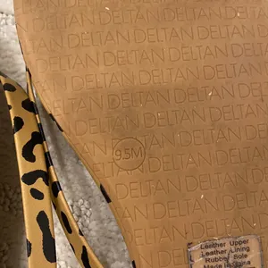 🔴Deltan leopard print sandals Size 9.5 thumbnail 4