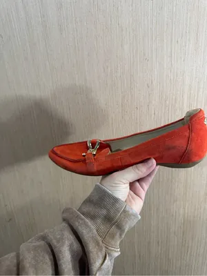 Anne Klein Iflex Red Orange Suede Loafers with Gold Chain Trim Size 7.5 thumbnail 3