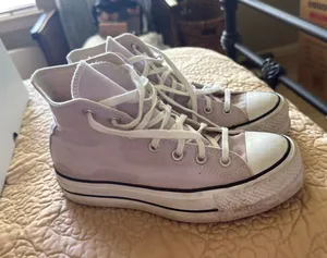 High-Top Converse Chuck Taylor All Star Platform thumbnail 1