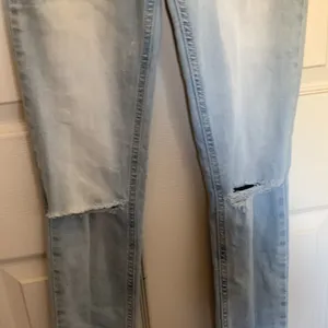 Hollister light wash jeans size 00 waist 23 thumbnail 3