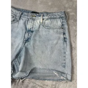 Women’s Denim Light-Medium Wash Cutoff Jean Shorts 14 thumbnail 4