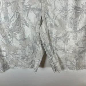 Hollister Low-Rise Baggy Camo Shorts Grey‎ White Leaf Print Frayed Hem Sz 4R W27 thumbnail 3