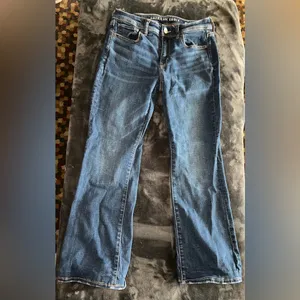 American Eagle Low-Rise Kick Bootcut Jean Size 8 Regular thumbnail 6