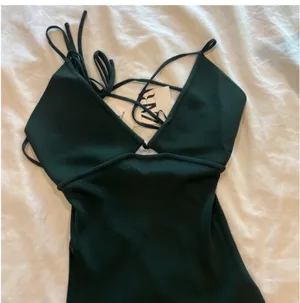 Zara Emerald Green Backless Halter Maxi Dress thumbnail 4