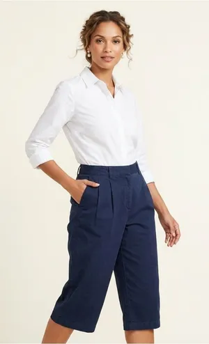 L.L. Bean Women’s Original Fit Pleaded Navy Cropped Trousers Size 18 Petite thumbnail 1
