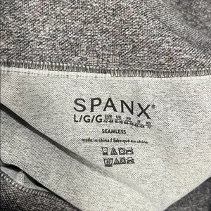 Spanx Seamless Sculpt Leggings in the color Spacedye Cloudy Grey Size Large thumbnail 7