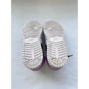 Nike Air Jordan 1 Mid GS Purple White Black Sneakers Youth 6.5Y Lavender Retro thumbnail 4