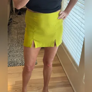 ZARA Green skirt with double slit! Size Medium! thumbnail 4