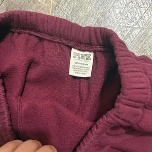 Victoria's secret Pink‎ burgundy sweatpants thumbnail 2