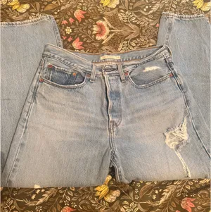 Levi’s Wedgie Straight Jeans thumbnail 1