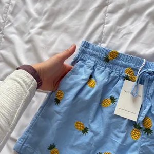NWT Blue Embroidered Pineapple Fruit Linen Blend Shorts Small Quiet Luxury thumbnail 3