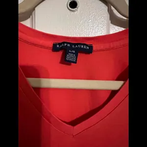 Ralph Lauren V-neck T-shirt size Large thumbnail 3