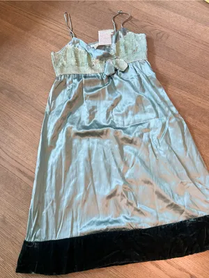 Kimchi Blue Urban Outfitters NWT Y2K Silk & Velvet Dress: Size Small thumbnail 1