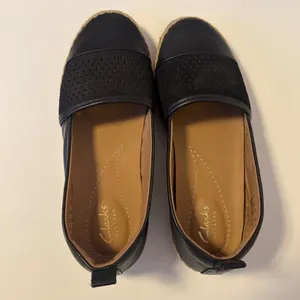 Clarks Artisan Leather Slip On Espadrille Loafer Flats Black Womens Size 7.5 thumbnail 3