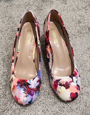Dream Pairs Floral Heels 8 thumbnail 1