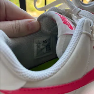 Nike Air Force 1 White and Pink Sneakers 8.5 W thumbnail 5