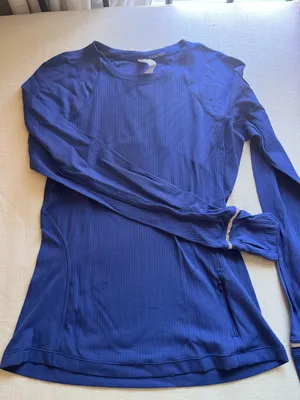 Lululemon Long Sleeve thumbnail 1