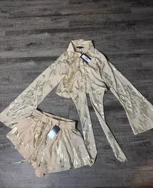 Cream & gold metallic floral print set Gold marble mini short set thumbnail 2