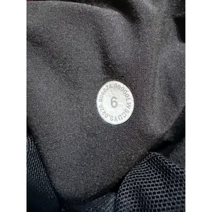Lululemon Keep Moving Pant 7/8 High Rise Black W5CUYS Size 6 Pleated Tapered thumbnail 7