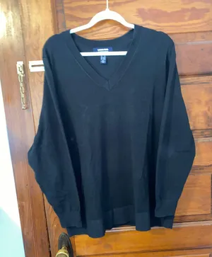 Lands End Women’s performance V-neck sweater, black. thumbnail 1