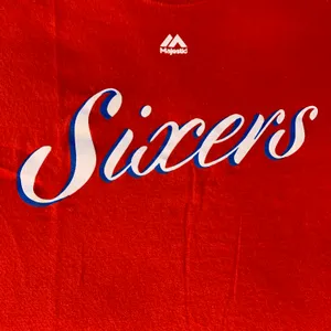 Majestic Philadelphia 76ers Red Graphic T-shirt Size Medium thumbnail 5