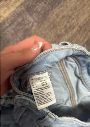 American Eagle Jeans Mom Ripped thumbnail 3
