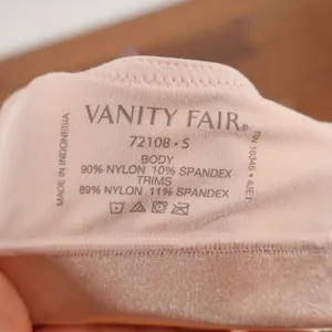 Vanity Fair Illumination Wireless Bralette Bra Small Pink Full Coverage Cups thumbnail 4