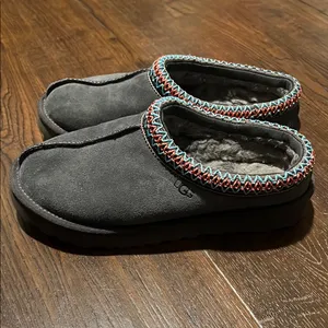 UGG Gray Slippers with Colorful Trim thumbnail 3