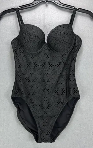 Shape FX One Piece Bathing Swimsuit Size 10 Black Built in Bra Underwire Beach thumbnail 1