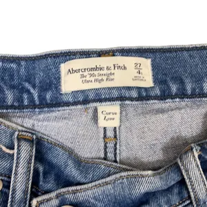 American Eagle Abercrombie & Fitch Curve Love The 90s Straight Ultra High Rise Jeans thumbnail 3