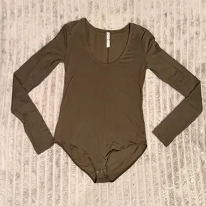 Free People Intimately Long Sleeve Scoop Neck Bodysuit Olive Green Medium thumbnail 2
