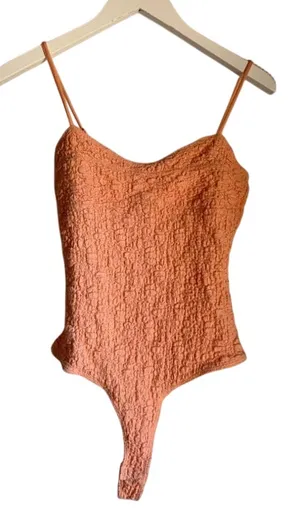 Elodie Coral Textured Lace Bodysuit NWT Small Nordstrom thumbnail 1