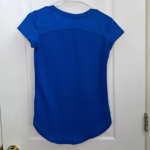 Under Armour blue Crewcut short‎ sleeve activewear athletic dri-fit shirt small thumbnail 5