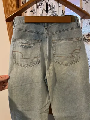 American Eagle Mom Jeans Distressed Light Wash Denim thumbnail 7