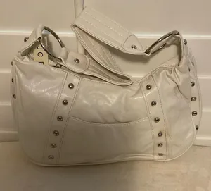 White Stud thumbnail 1
