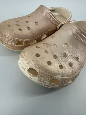 Crocs Classic Shimmer Clogs Shoes Men’s Size 5 Women’s Size 7 Champagne Rose GUC thumbnail 6