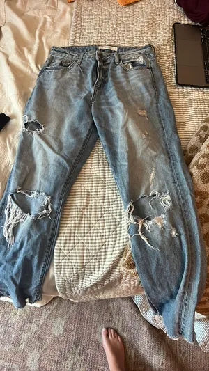 Hidden jeans thumbnail 1