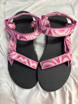 Teva Universal Pink Tie-Dye Vegan Hook & Loop Strap NWOT✨ thumbnail 1
