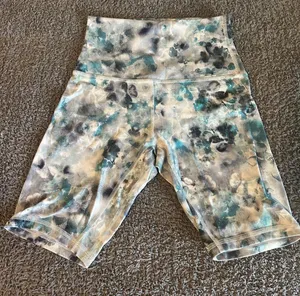 Lululemon Biker Shorts thumbnail 4