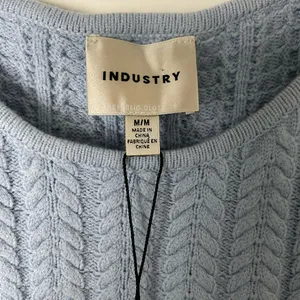 Industry‎ Low Tide Cable Knit Short Sleeve Sweater Size Medium thumbnail 2