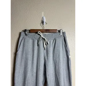 Vuori Performance Jogger Women S in Light Heather Grey DreamKnit thumbnail 5