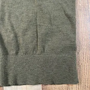 Hollister Olive Green Short Sleeve V Neck Cotton Knit Sweater Y2K Logo Medium thumbnail 3