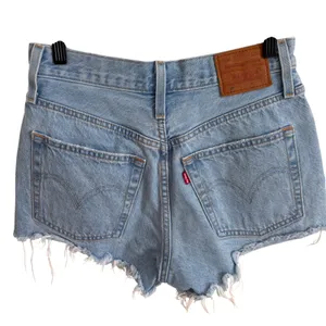 Levis Premium 501 Original High Rise Light Wash Distressed Denim Shorts W25 thumbnail 2