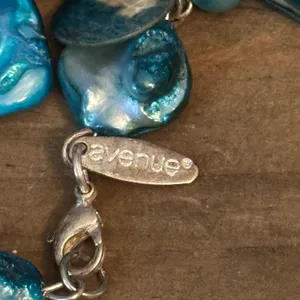 Avenue blue dyed mother of pearl shell necklace thumbnail 4