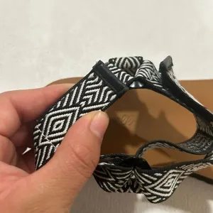 Madewell Black & White Geometric Strap Sandals Size 8.5 Boho Tribal Flat Sandals thumbnail 10