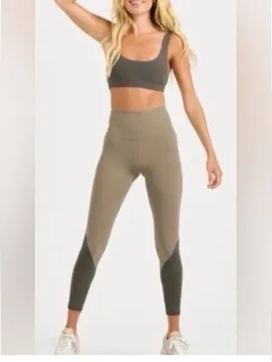 Vuori High Rise Colorblock Studio Leggings Light Oregano Green medium thumbnail 4