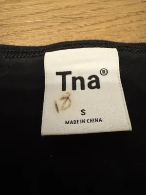 TNA Aritzia T-Shirt Cropped thumbnail 2