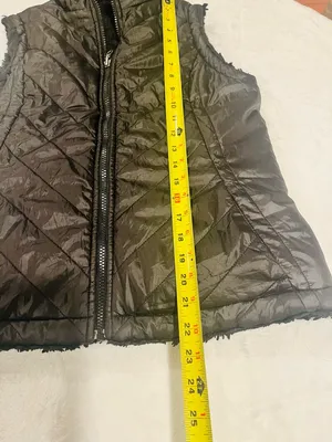Reversible Faux Fur & Quilted Puffer Vest - Black thumbnail 5